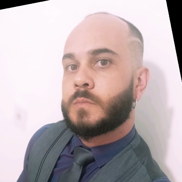 A Movimento Literário tem expertise em curadoria dos livros, é uma parceira comprometida, empenhada e com muitos outros atributos. Que tenhamos vários encontros e eventos para compartilhar juntos! &mdash; Julio Brugnari, Analista de Marketing e Eventos no Grupo Companhia das Letras