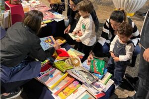 Feira Literária na praça kandô Feira Literária na praça kandô